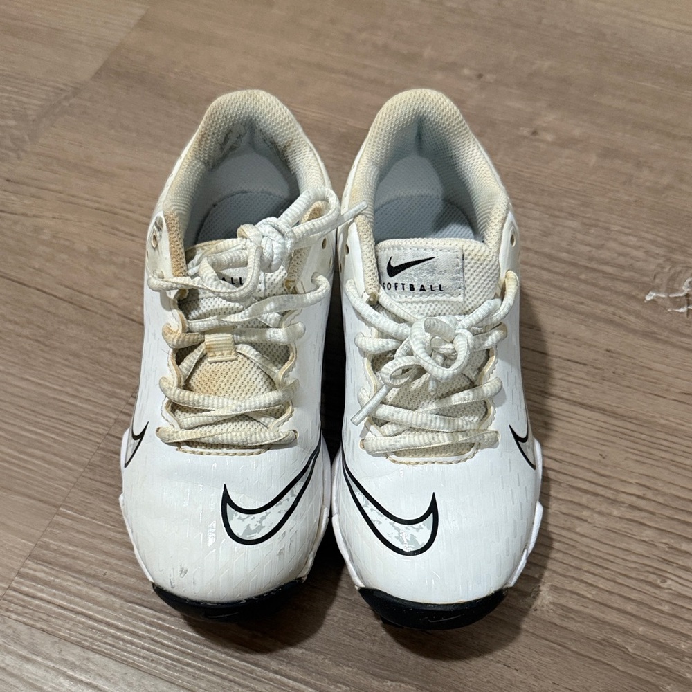 Kids Softball Cleats Nike White and Black Sneakers - Youth Athletic Shoes